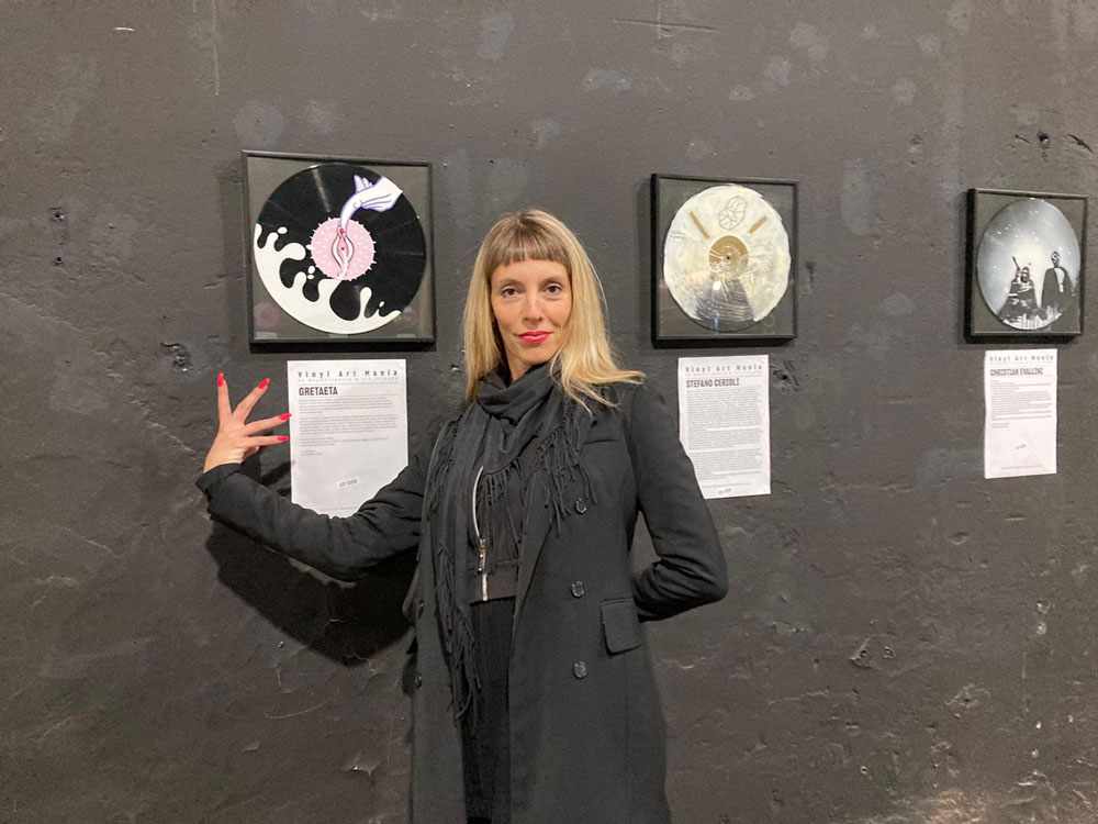 Mostra collettiva basata sulla customizzazione di un disco in vinile interpretata da diversi artisti, nata in occasione della mostra mercato Vinyl Culture Market al concept bar Ral8022 di Milano, esposta in seguito alla fiera del disco di Novegro e poi in altre edizioni del 2020 e 2021 al Ride di Milano (hub culturale nell’ex scalo ferroviario di Porta Genova).