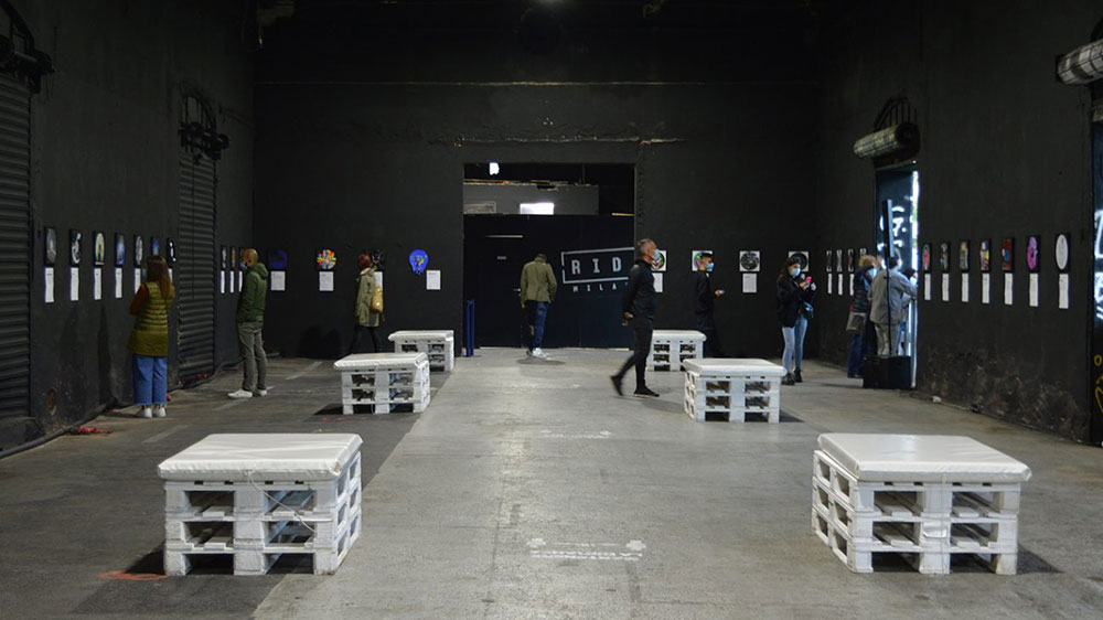 Mostra collettiva basata sulla customizzazione di un disco in vinile interpretata da diversi artisti, nata in occasione della mostra mercato Vinyl Culture Market al concept bar Ral8022 di Milano, esposta in seguito alla fiera del disco di Novegro e poi in altre edizioni del 2020 e 2021 al Ride di Milano (hub culturale nell’ex scalo ferroviario di Porta Genova).