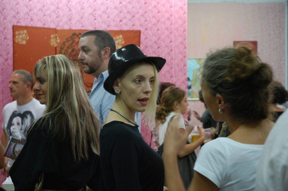Mostra collettiva tenuta presso la Limited No Art Gallery di Milano, spazio espositivo curato da Giacomo Spazio. La mostra verteva sul tema del bordello inteso come ‘casa chiusa’, sessualità e disordine.